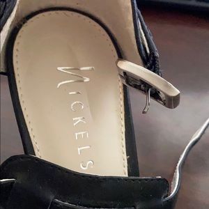 Size 7.5 black Nickels sandals